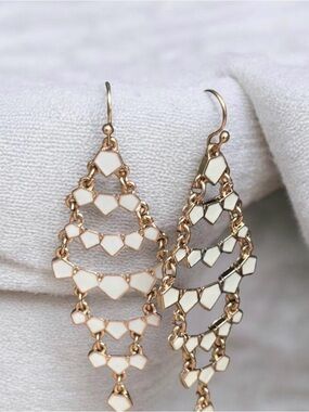 Vintage Avon Ivory White Enamel Chandelier Dangle Earrings Gold Tone  2.5”